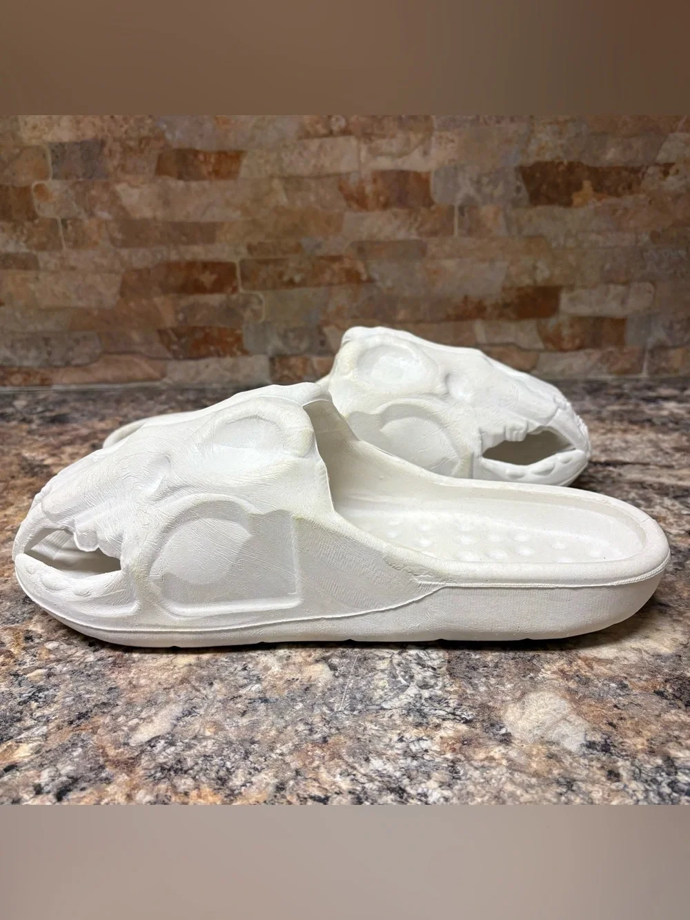 Kito Wares Fossil-X Sabertooth Slides Size 12